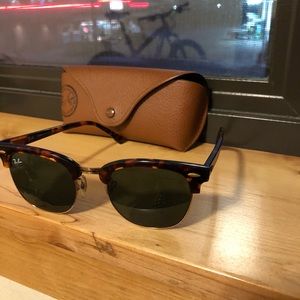 Ray-Ban Clubmaster Tortoiseshell 49mm
